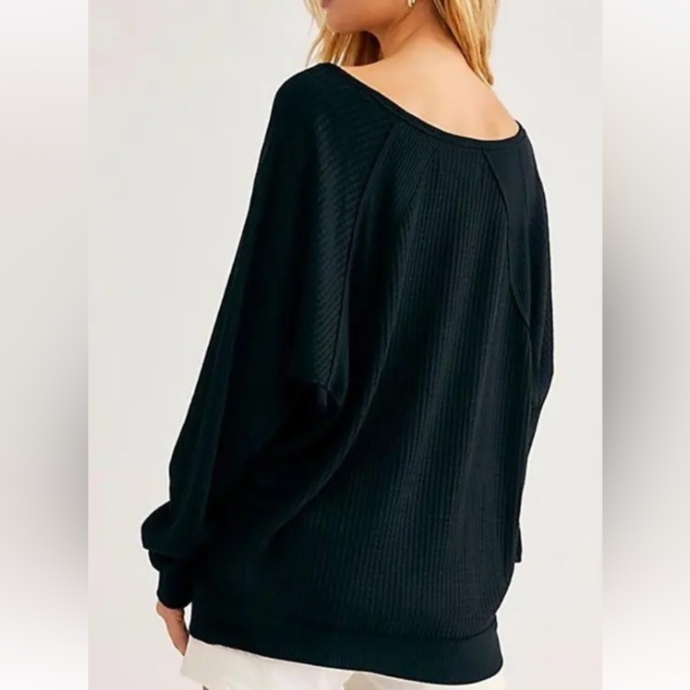 FREE PEOPLE Santa Clara MSRP $78 Women’s large black waffle knit v-neck pullover - Picture 13 of 13